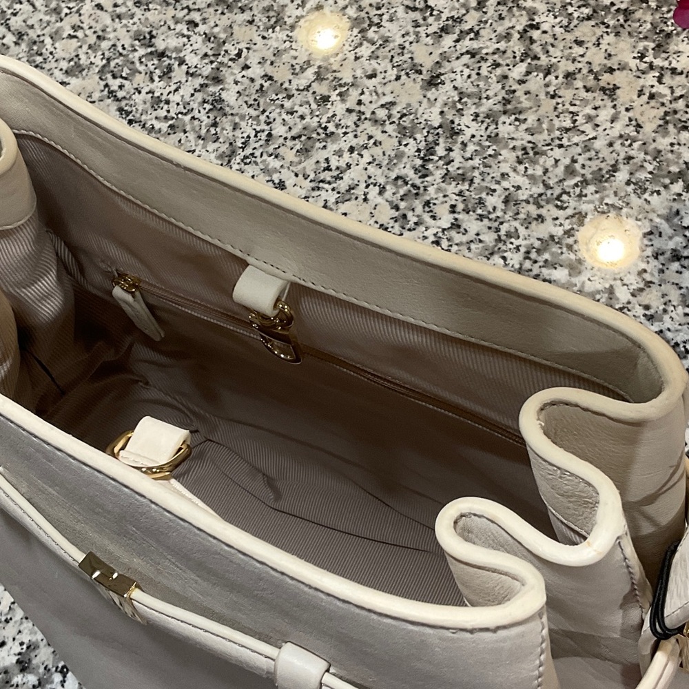 Margot New York - Elegant White Leather Shoulder Bag - Picture 6 of 9